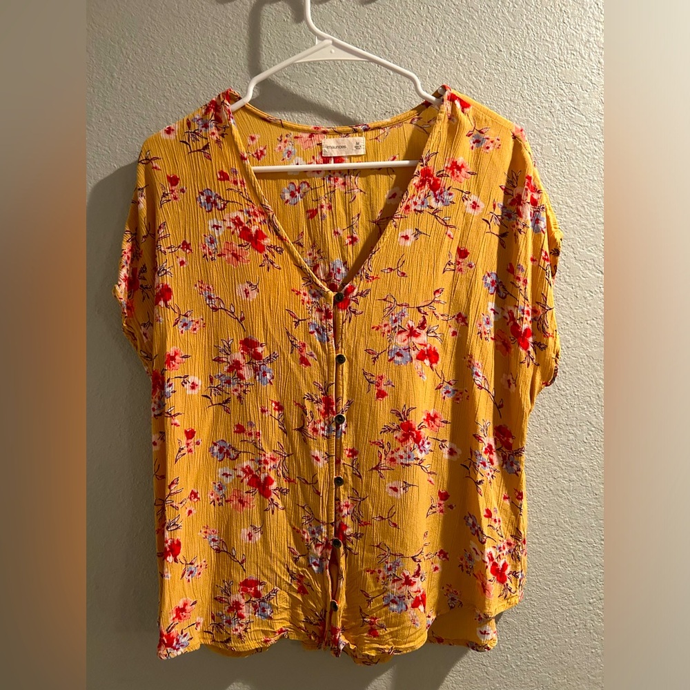 Floral button up blouse. Maurice’s size Medium.